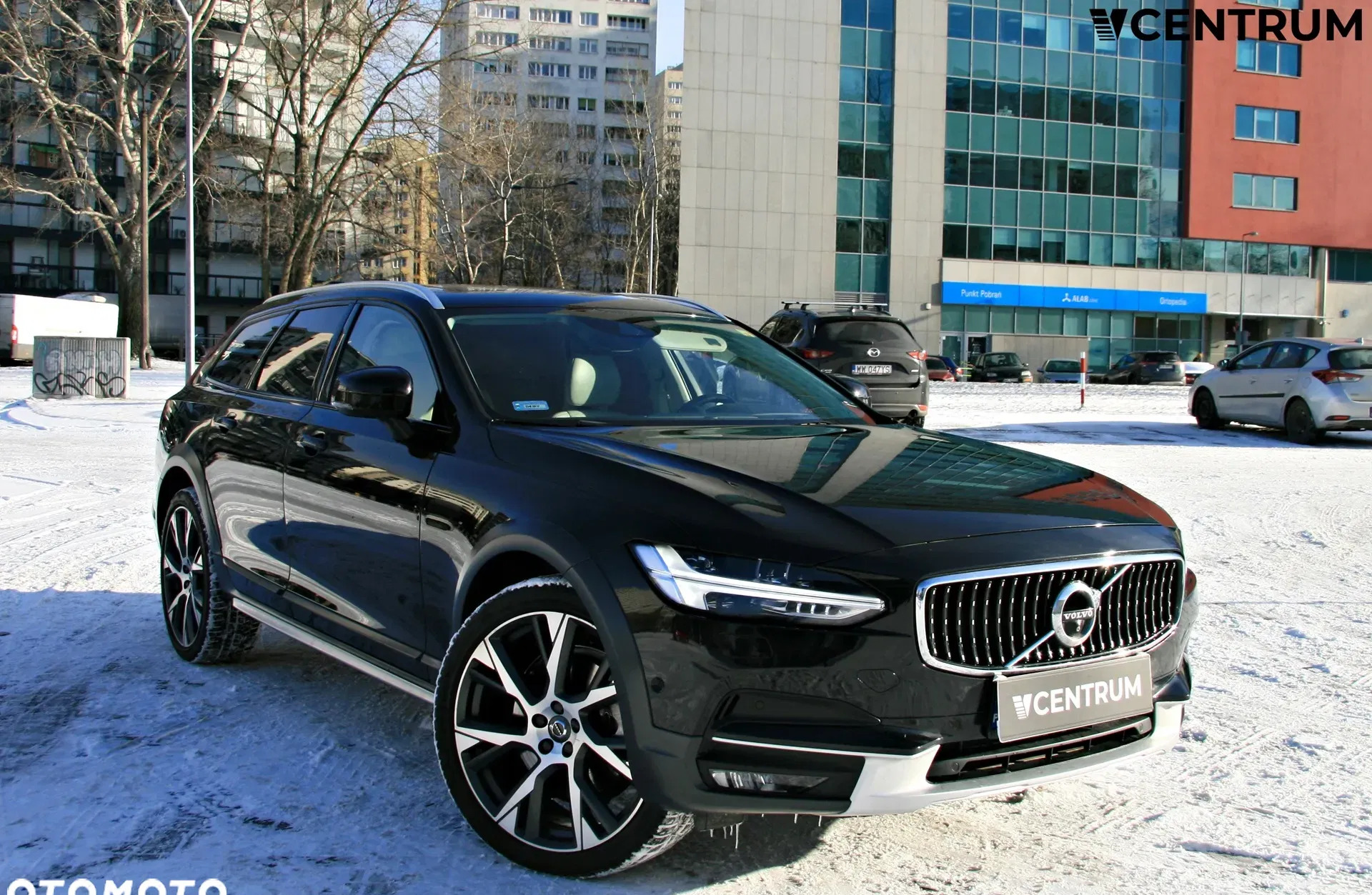 volvo v90 cross country Volvo V90 Cross Country cena 149900 przebieg: 139560, rok produkcji 2018 z Jeziorany